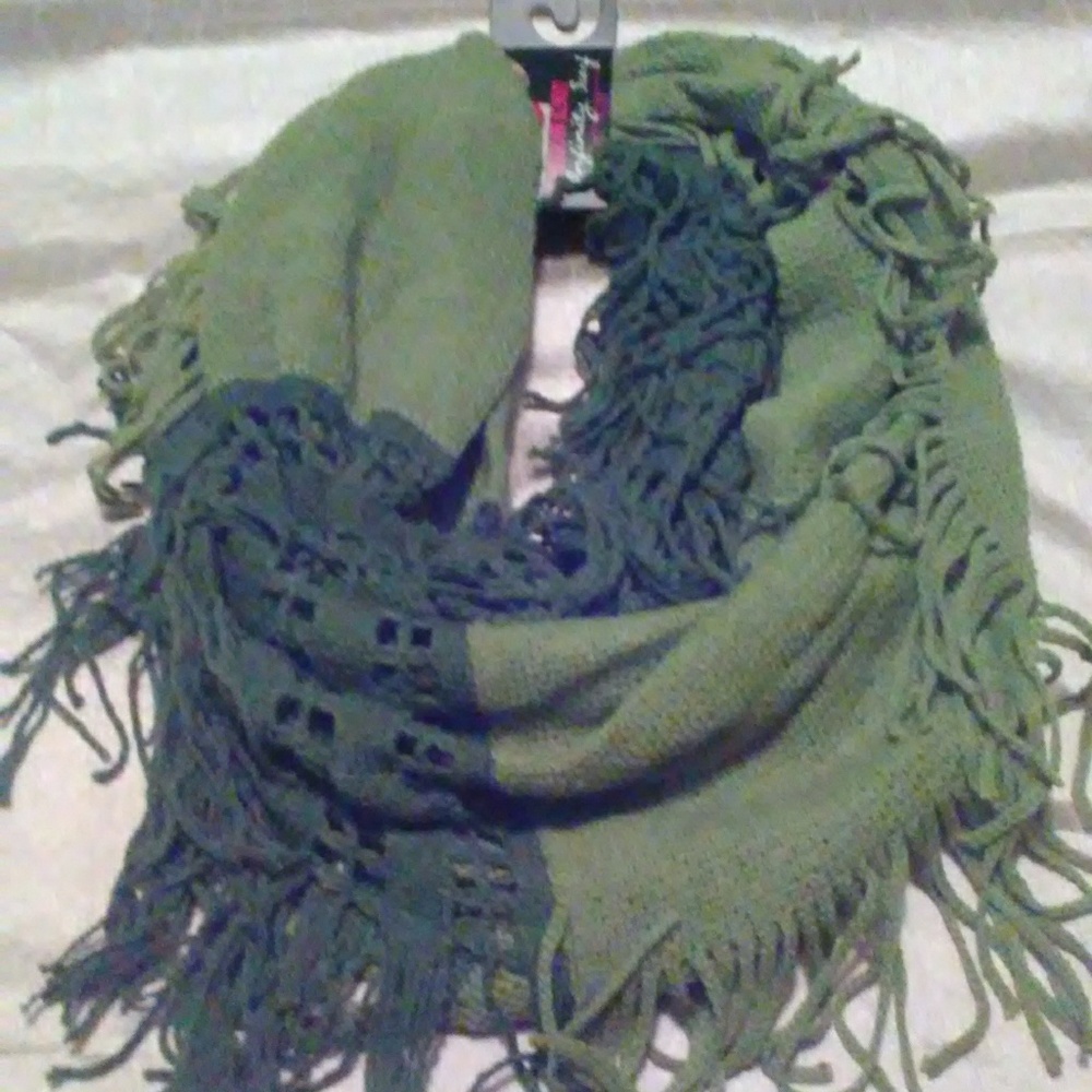Scarf - Picture 4 of 4